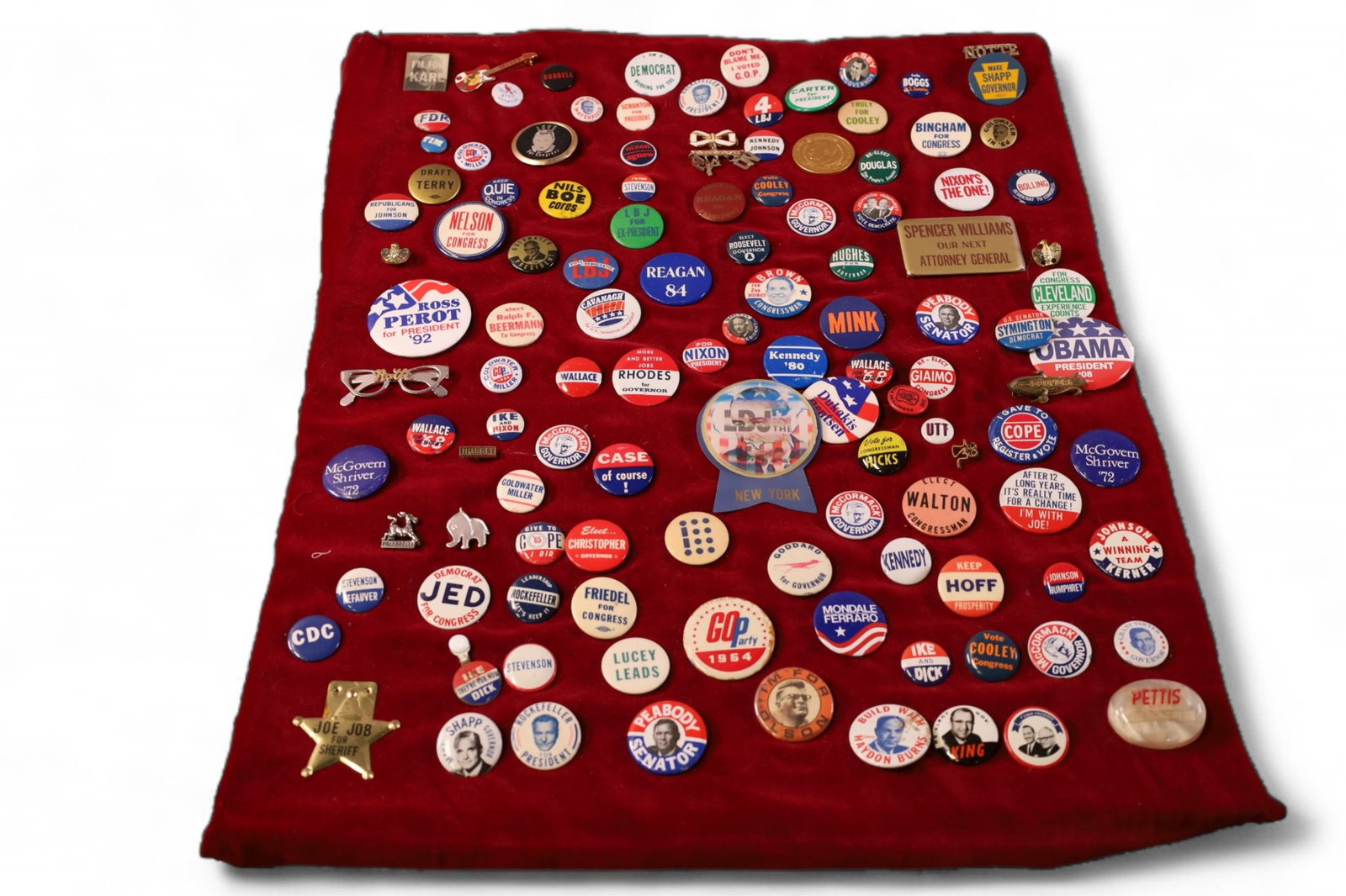 COLLECTION OF POLITICAL PINS: INCLUDING NIXON, CARTER, AND MORE