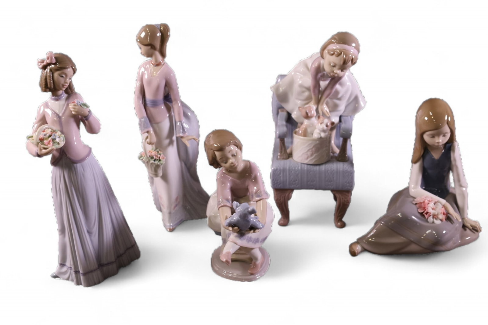 5 LLADRO FIGURES: PURR-FECT FRIENDS LLADRO FIGURE, & BASKET OF LOVE, & INNOCENTS IN BLOOM, & BEST FRIEND. WITHOUT BOX 5071 NOSTALGIA LLADRO FIGURE. 6" - 10" H