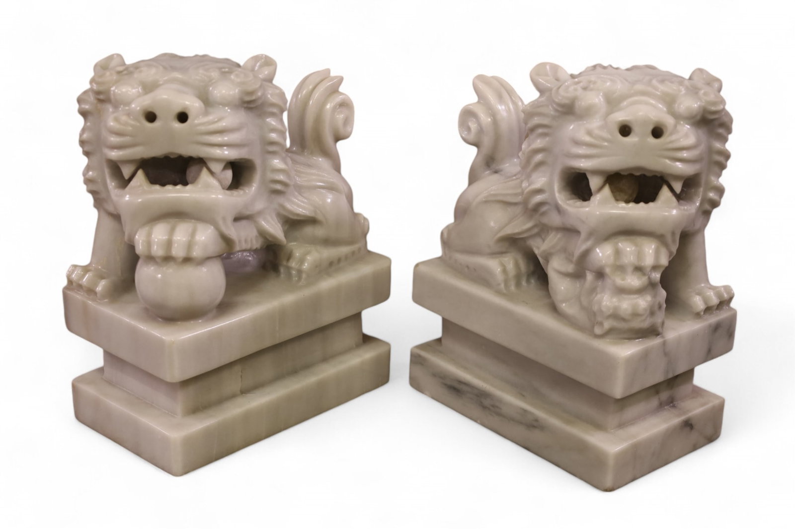 PAIR OF MARBLE FOO LIONS (1 of 3)