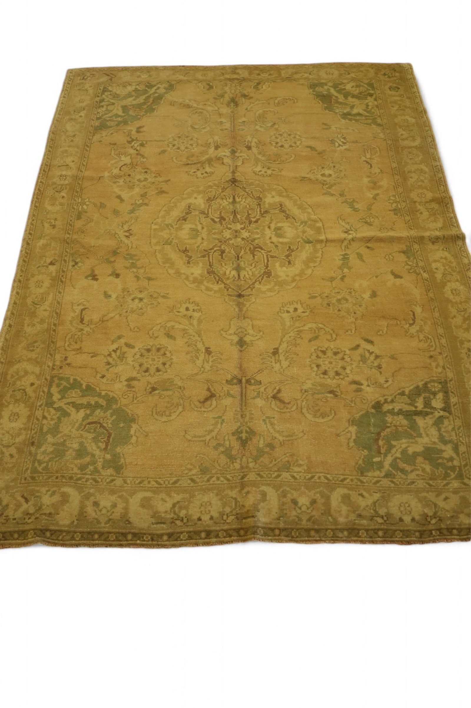 APPROX. 5' 4" X 7' 5" OUSHAK RUG: HANDMADE RUG