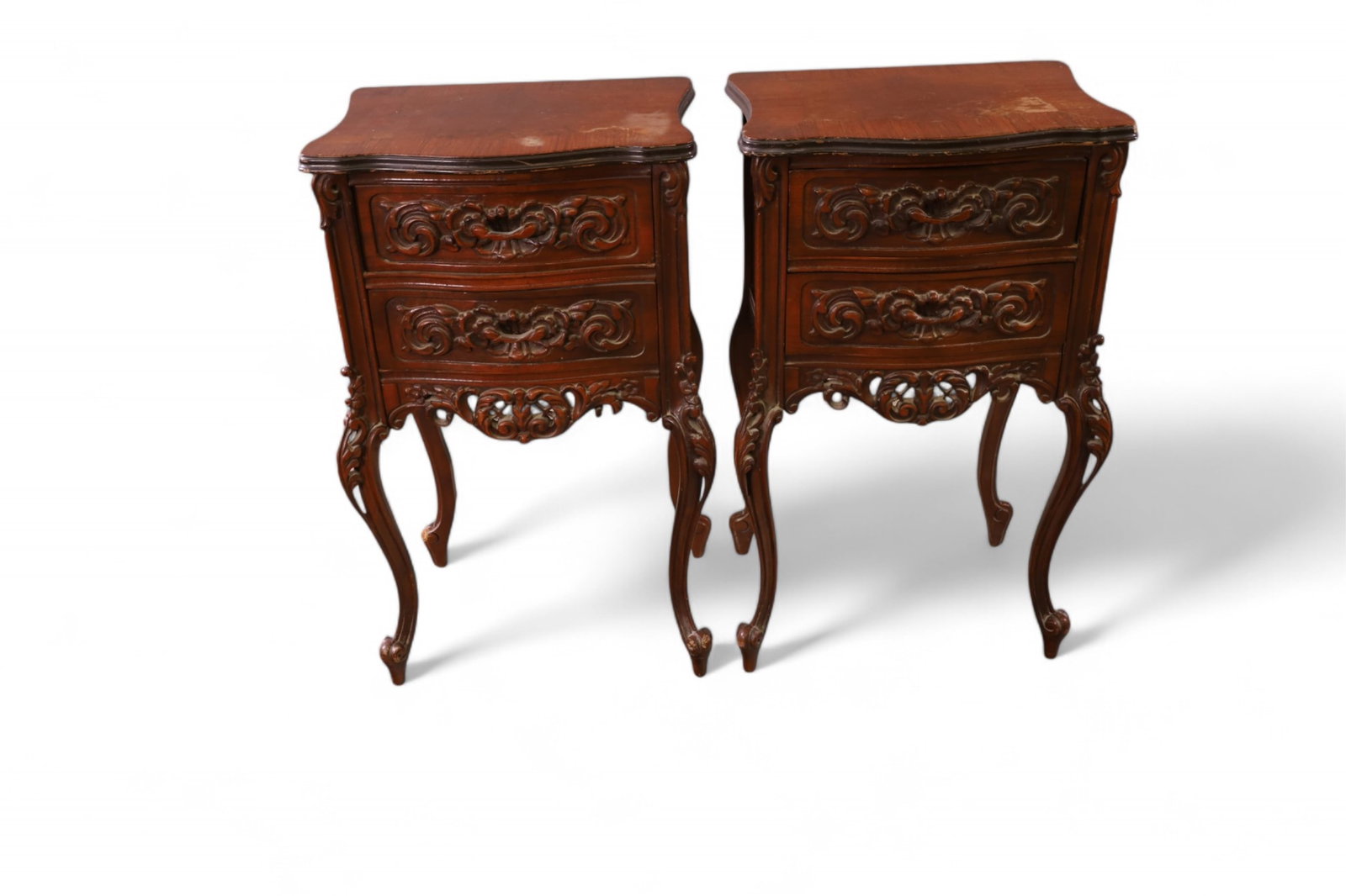 PAIR OF CARVED FRENCH STYLE NIGHTSTANDS (1 of 3)