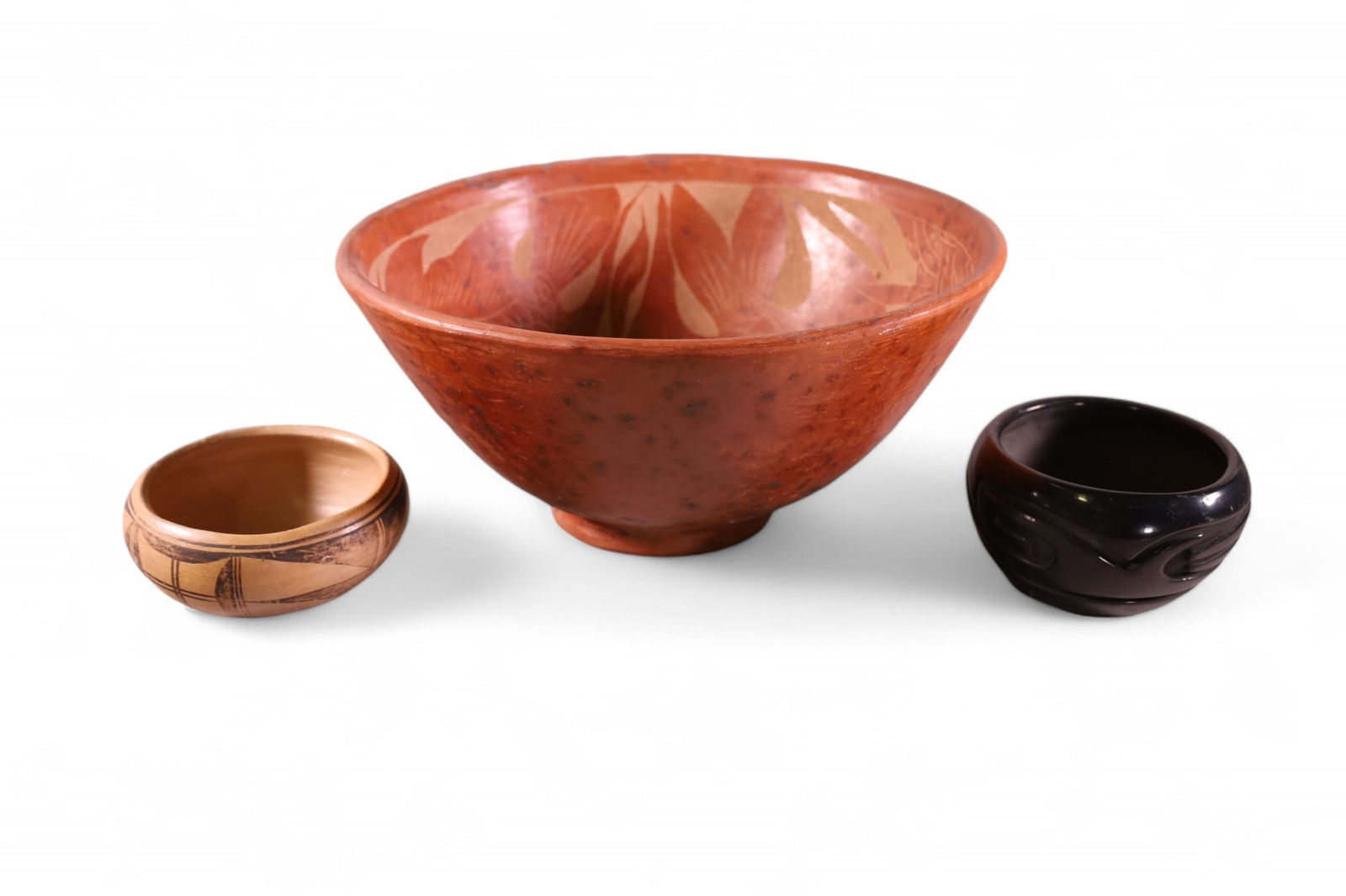 3 PIECES OF NATIVE AMERICAN POTTERY (1 of 4)