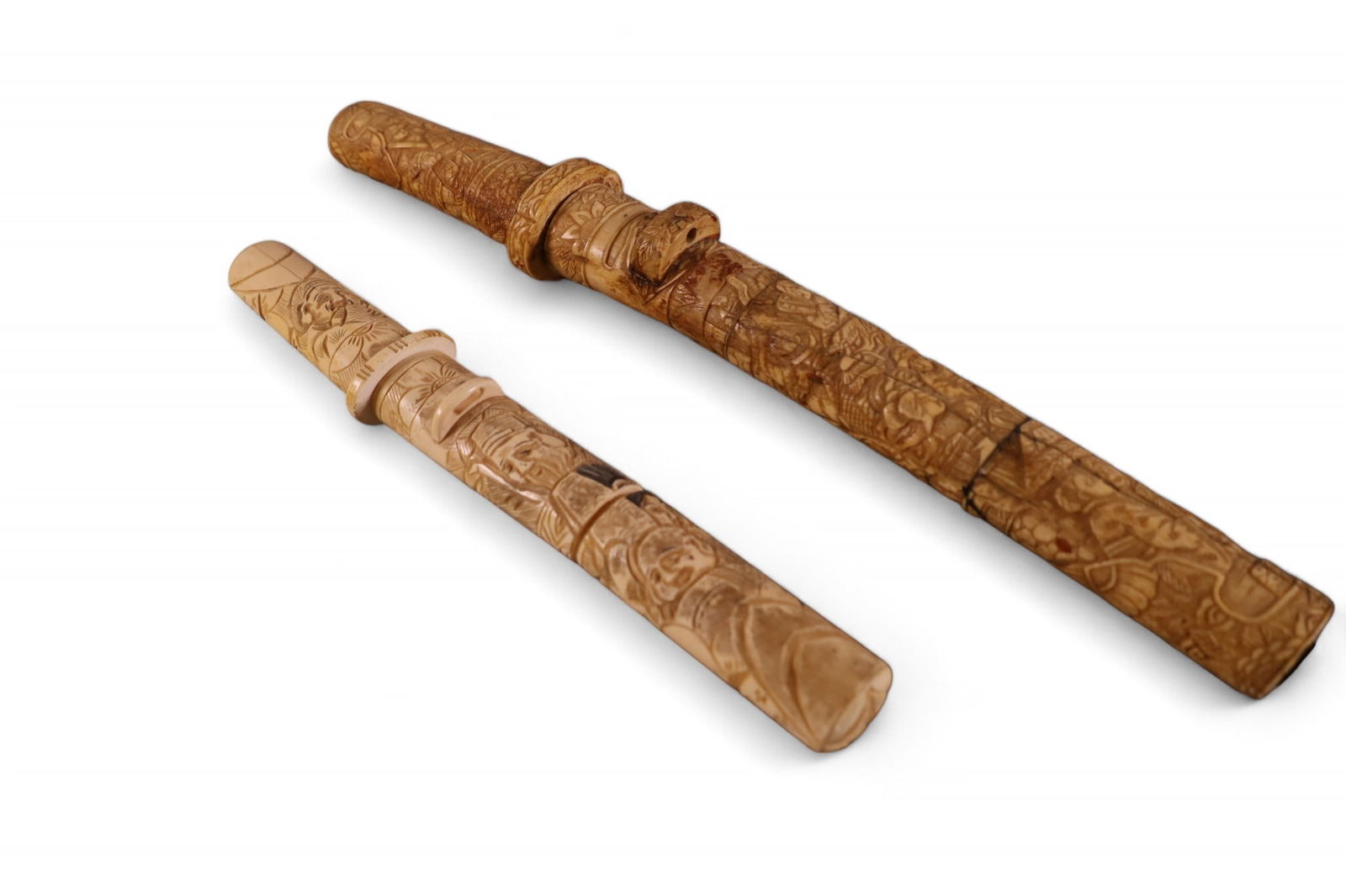 2 CARVED KNIVES (1 of 3)