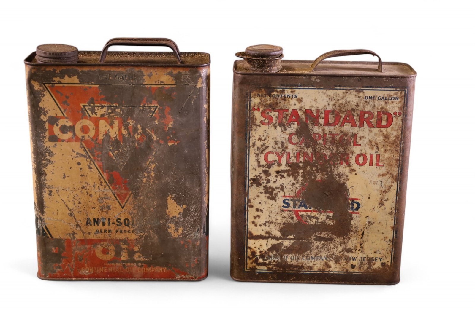 2 1 GALLON OIL CANS (1 of 2)