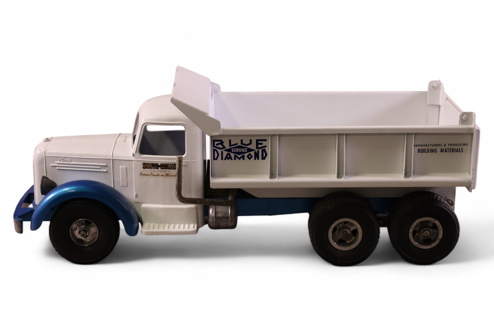 SMITH MILLER BLUE DIAMOND DUMP TRUCK: RESTORED VINTAGE SMITH MILLER MACK L BLUE DIAMOND DUMP TRUCK. 19'L