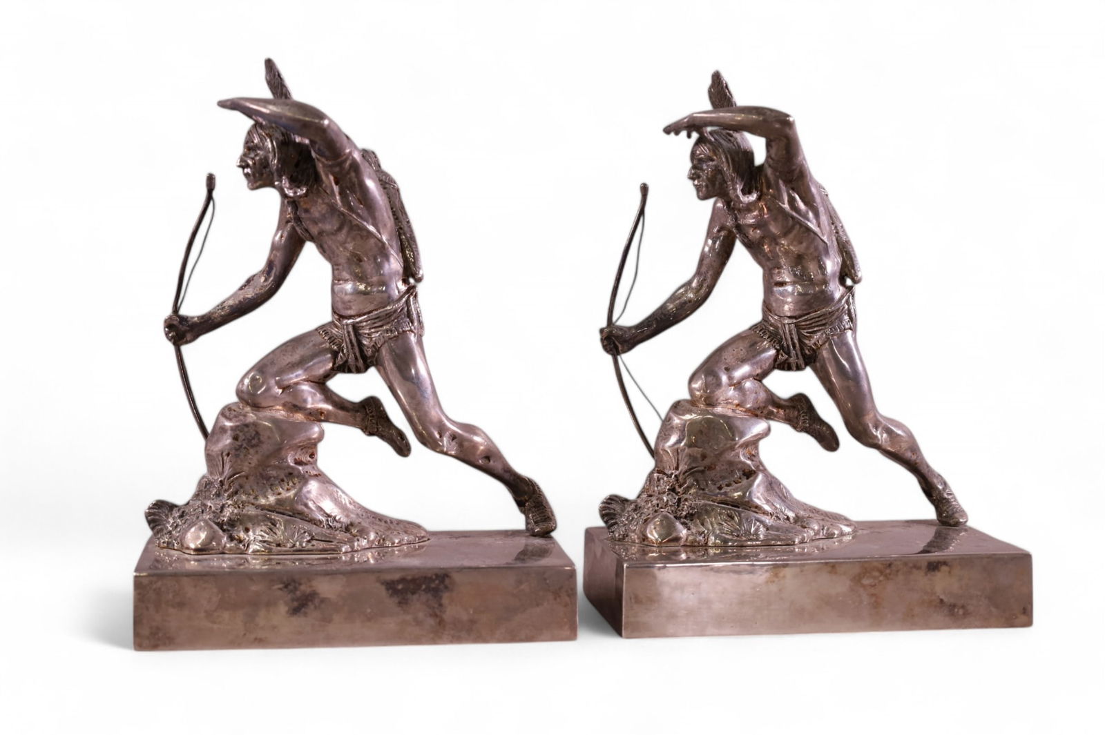 PAIR OF NATIVE AMERICAN BOOKENDS (1 of 4)
