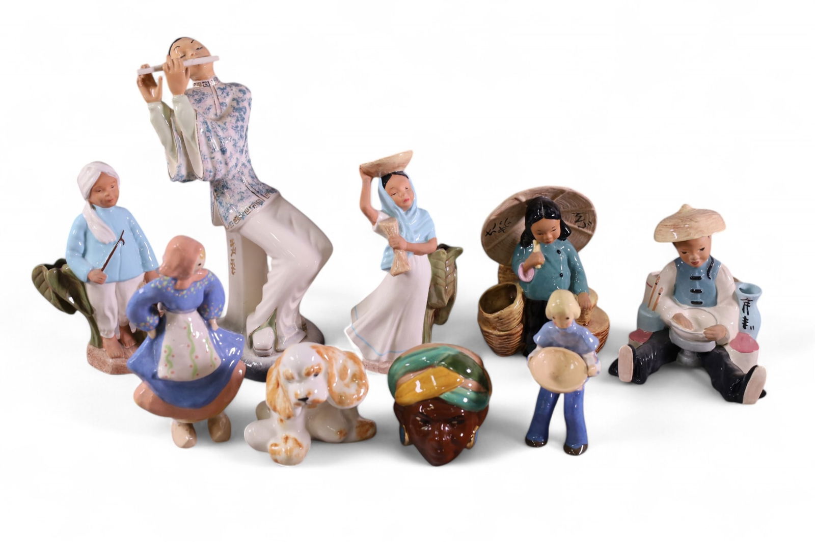 MCCARTY POTTERY FIGURES (1 of 6)