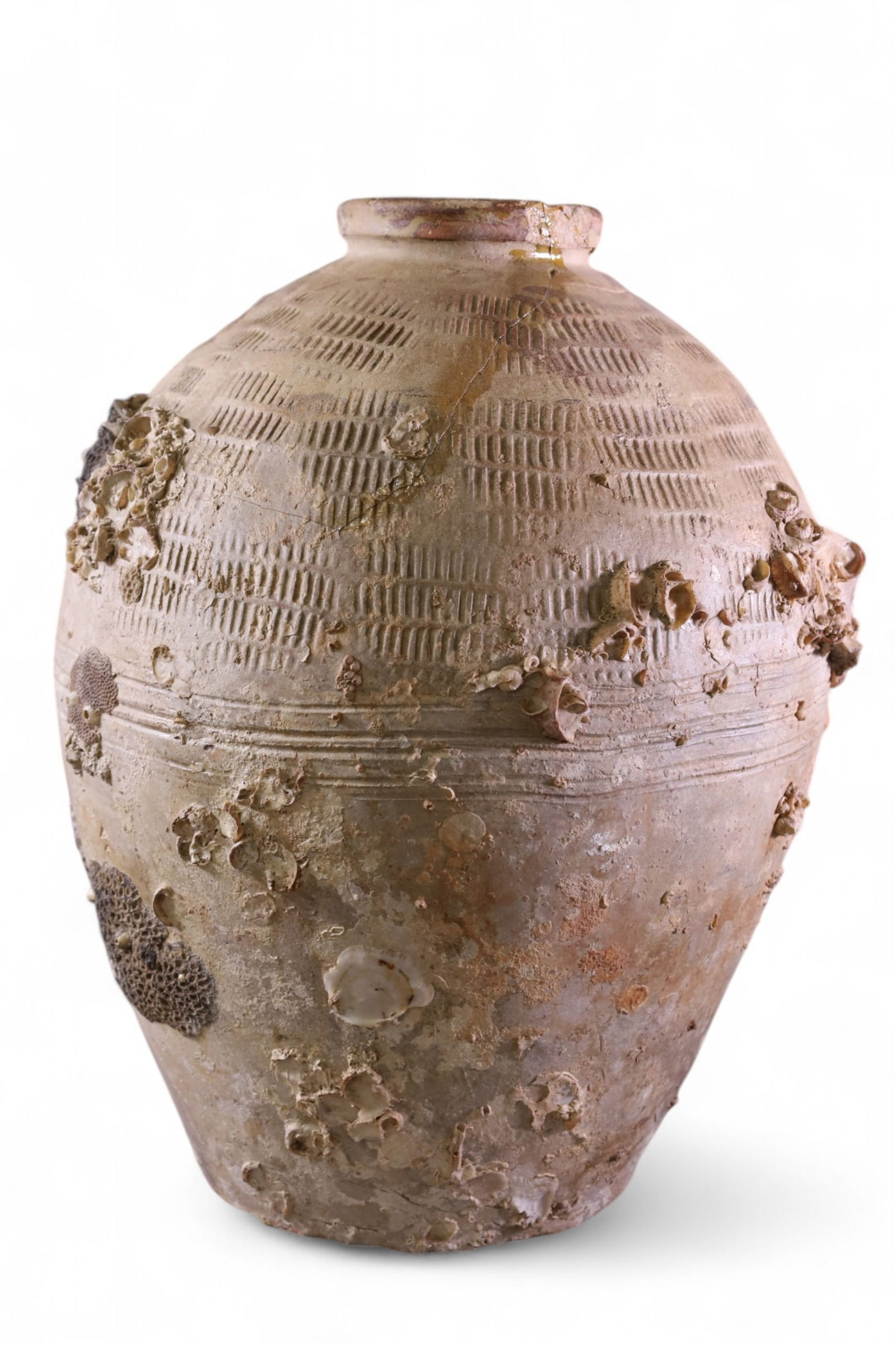 SHIPWRECK SALVAGE POT (1 of 4)