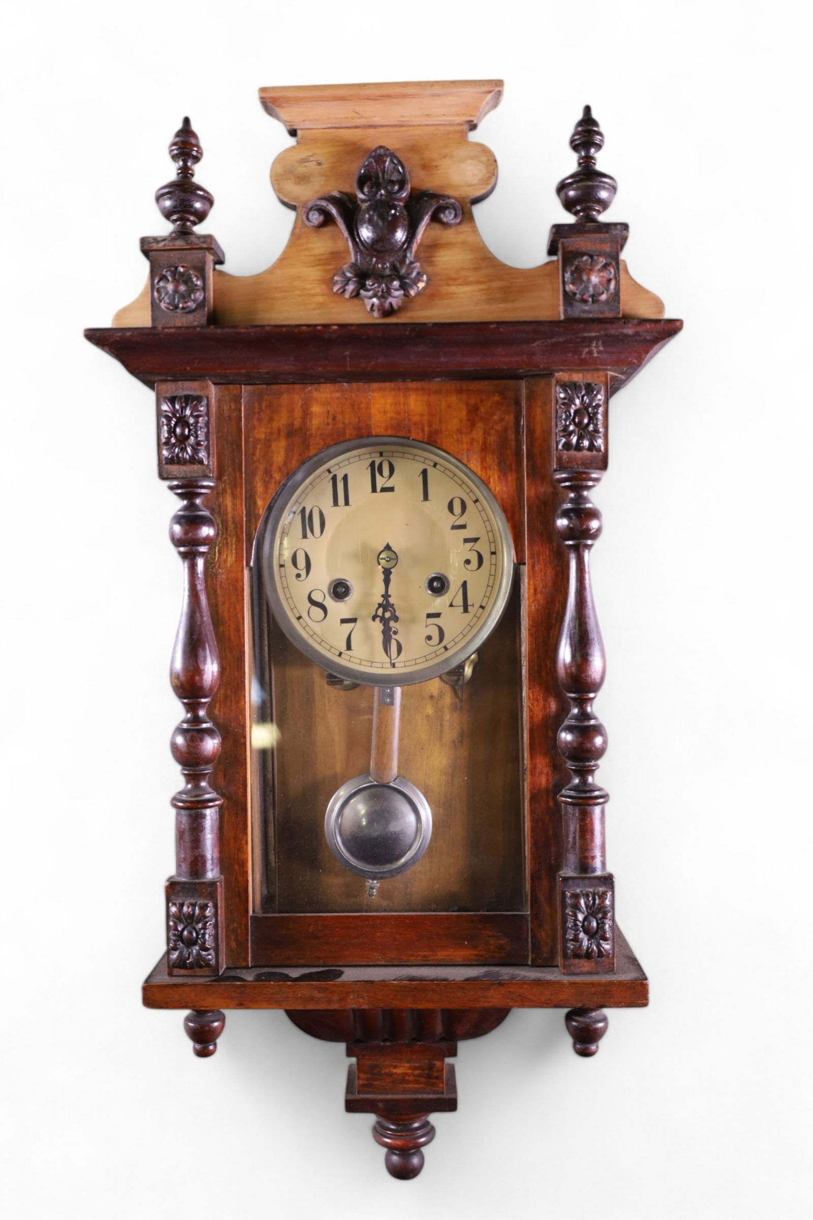 SMALL WALL CLOCK (1 of 3)