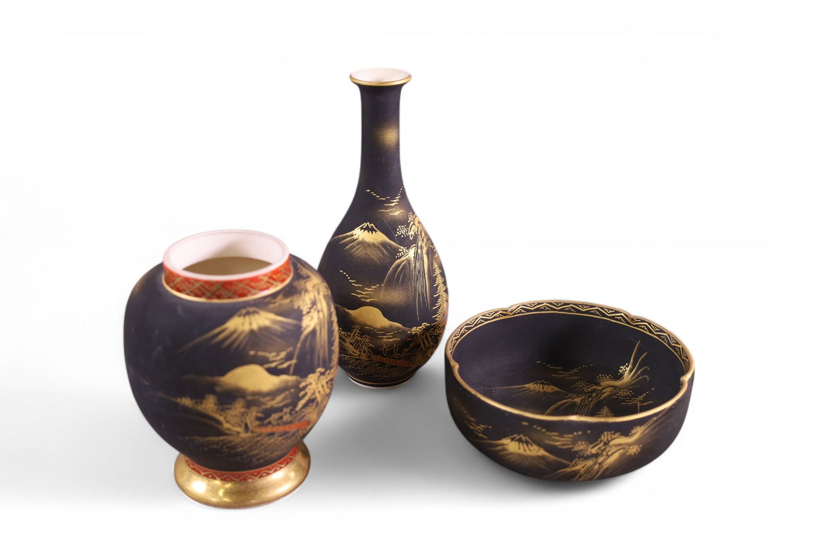 3 PIECES OF SATSUMA (1 of 6)