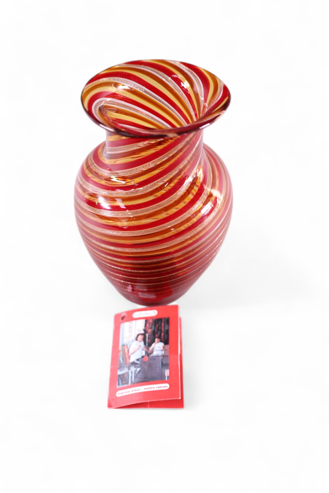 ART GLASS VASE: MURANO ART GLASS VASE, SIGNED FORNASOTTA. 6" H.