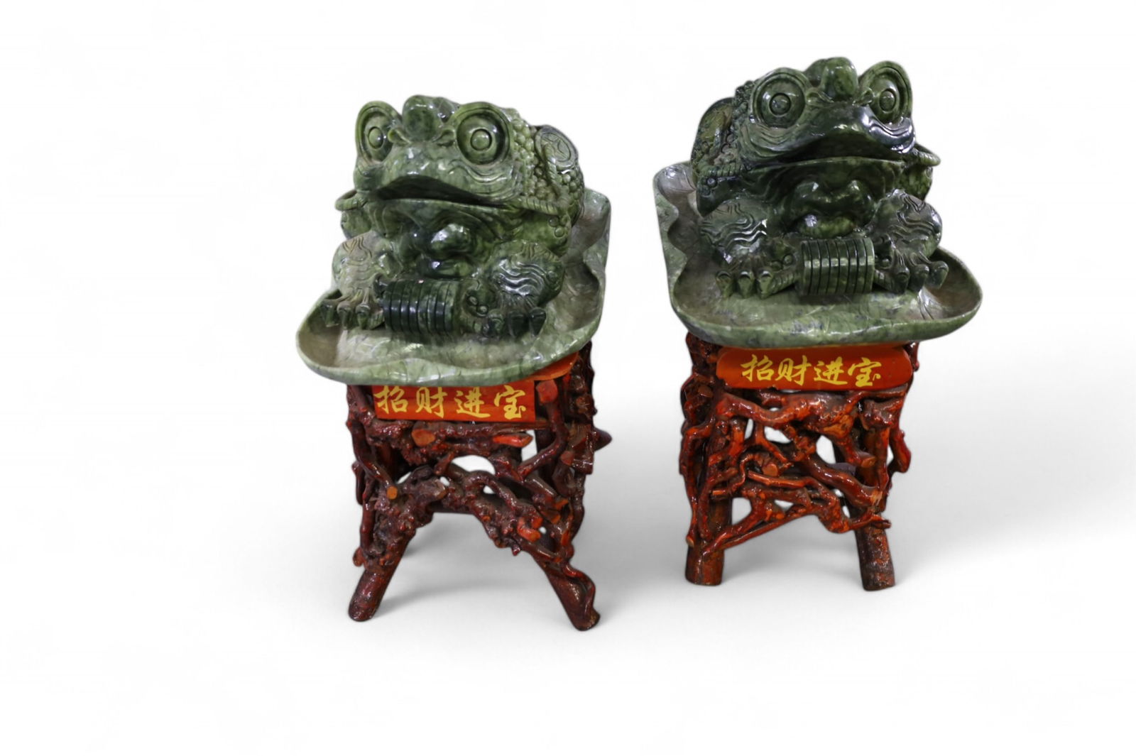 PAIR OF LARGE CARVED STONE FROGS (1 of 5)