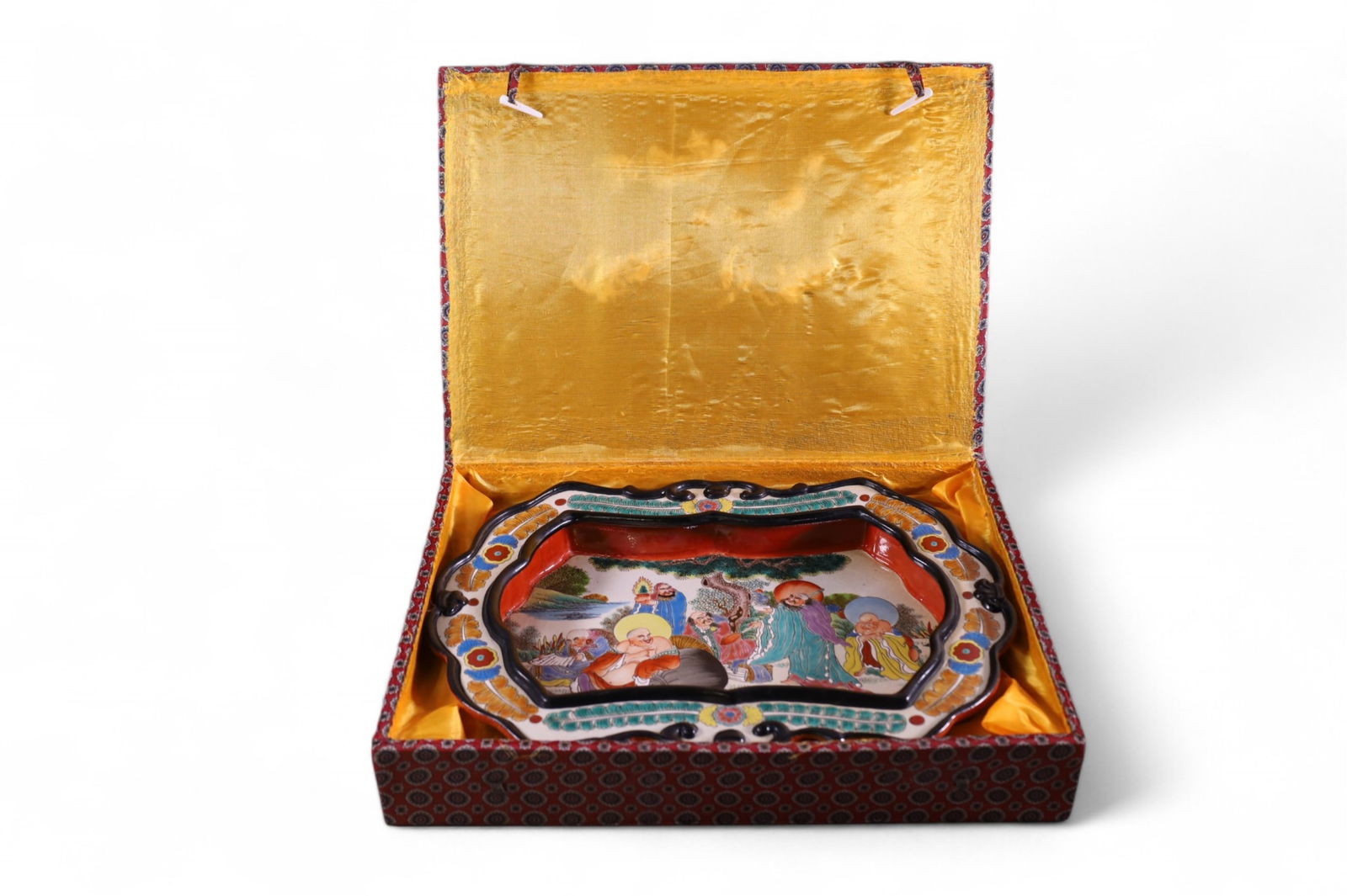 LARGE CHINESE PORCELAIN PLATTER (1 of 2)