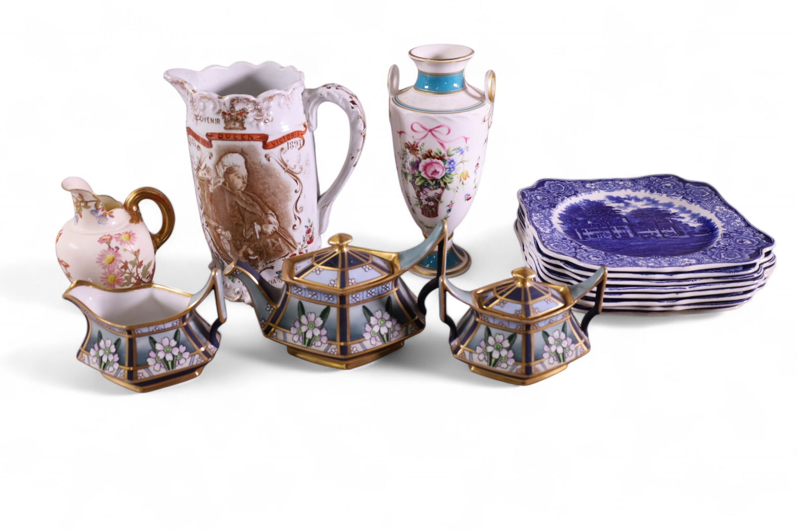 LOT OF PORCELAIN (1 of 3)