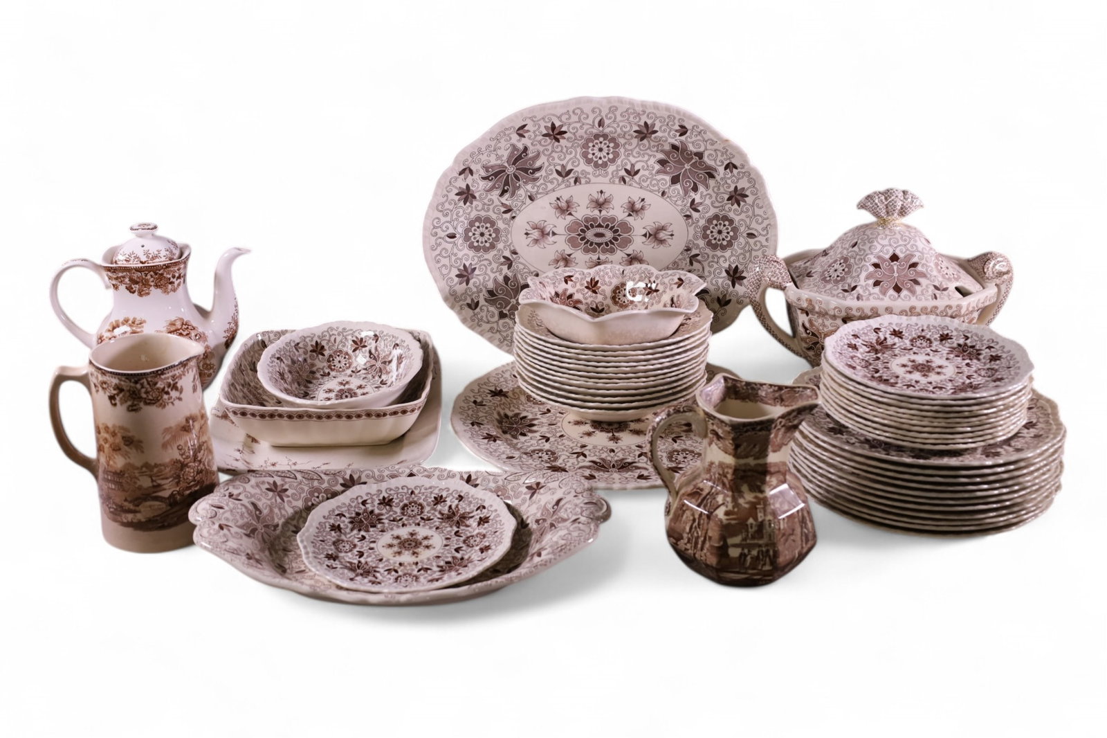 LOT OF MISC. BROWN & WHITE TRANSFERWARE DISHES: MASON'S BOW BELL'S BROWN AND WHITE & MISC TRANSFER WARE.