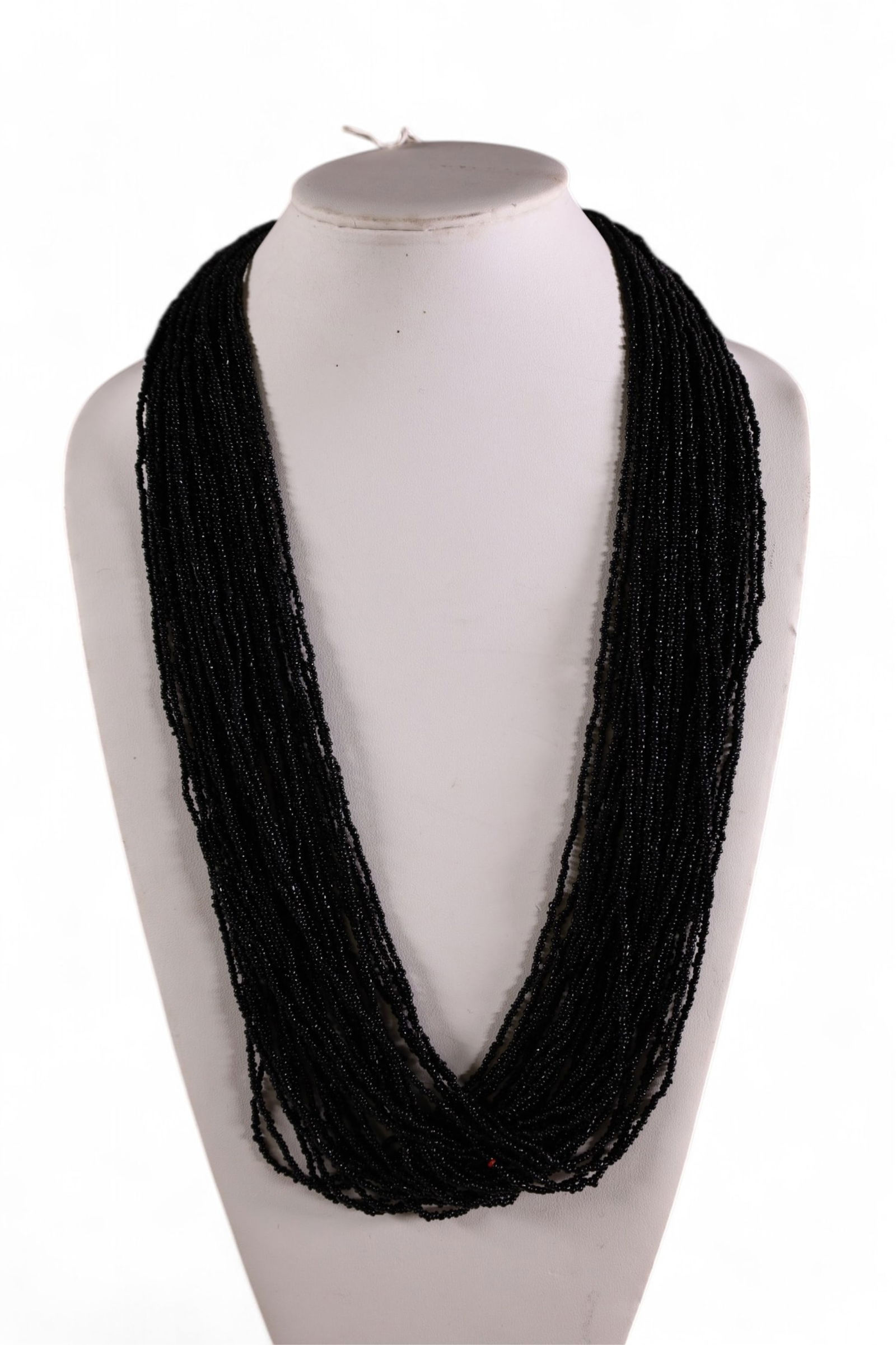 NATIVE AMERICAN BLACK BEAD NECKLACE (1 of 2)