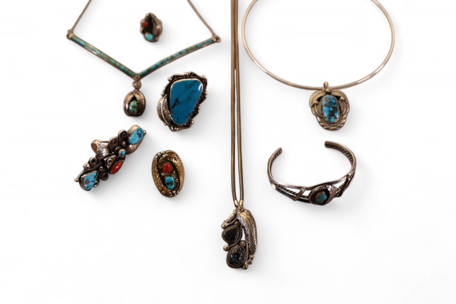 8 PIECES OF NATIVE AMERICAN JEWELRY (1 of 4)