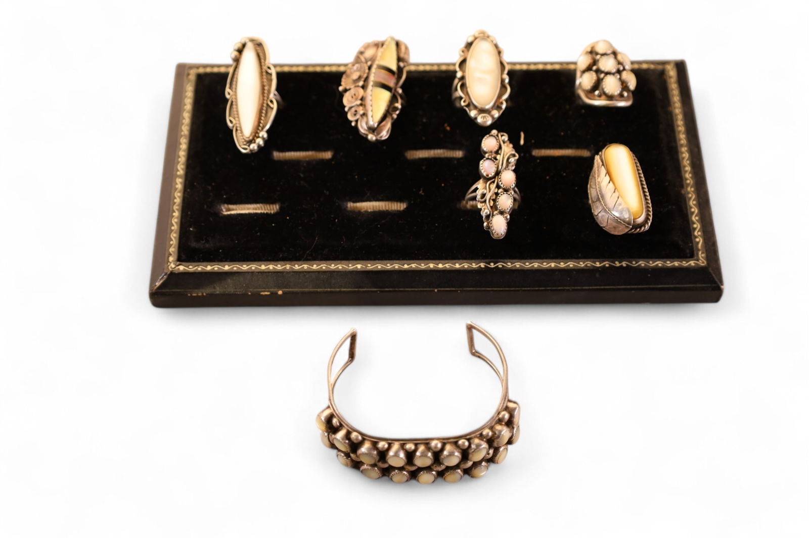 7 PIECES OF NATIVE AMERICAN JEWELRY (1 of 3)