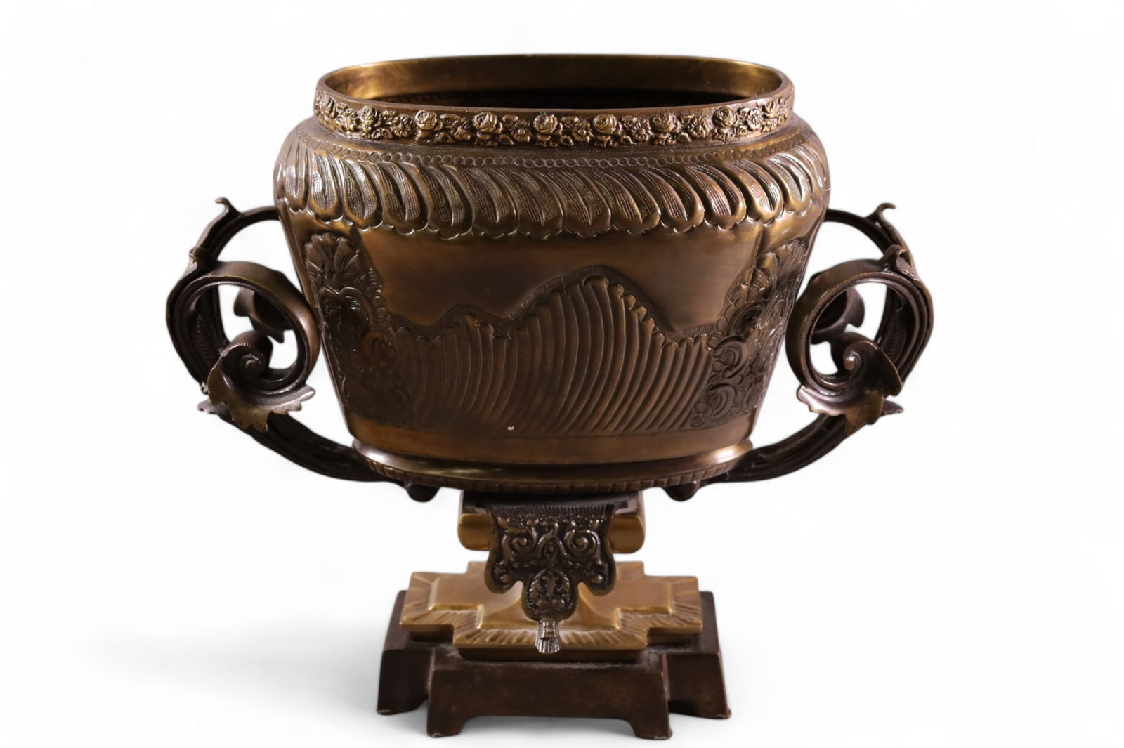 ORNATE BRONZE CENTER BOWL (1 of 2)
