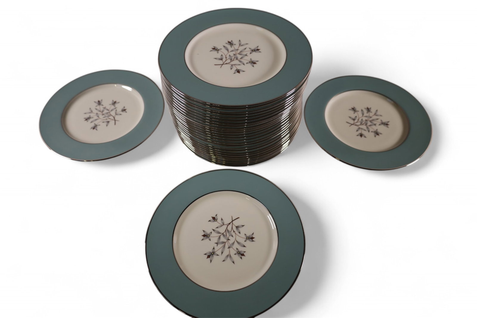 29 LENNOX DINNER PLATES: SET OF 29 LENNOX KINGSLEY DINNER PLATES. 10 1/2" DIAM.