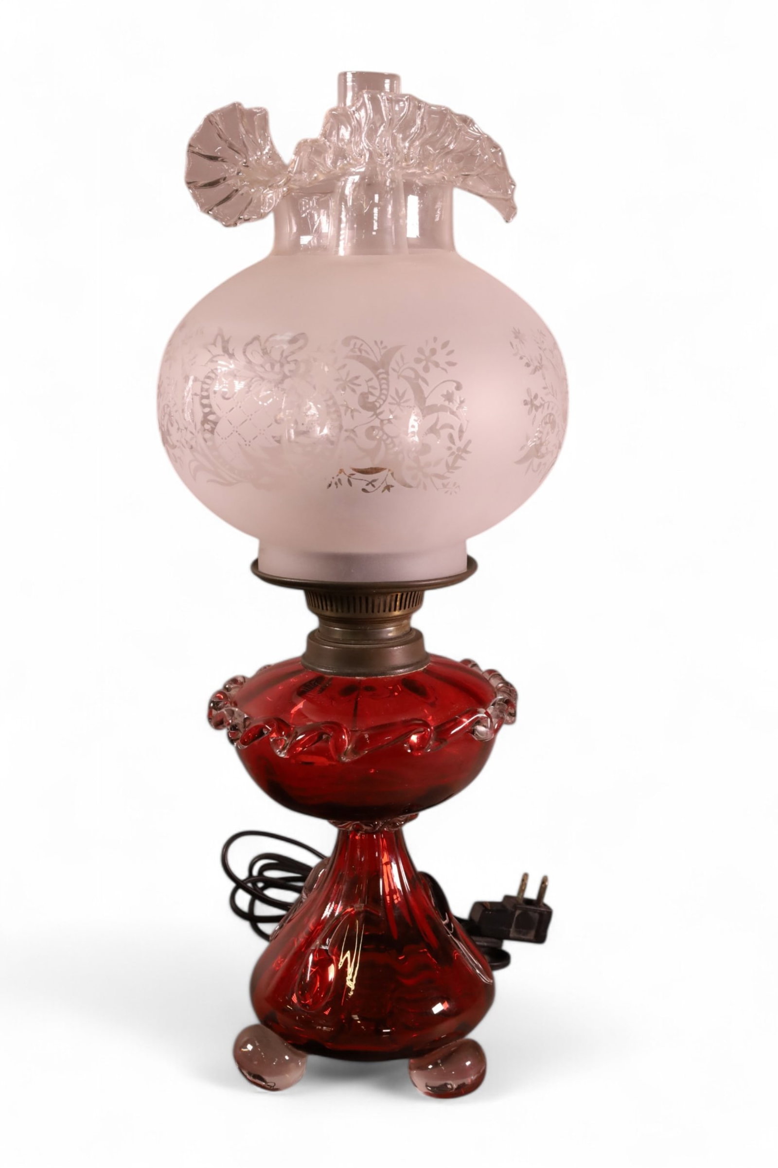 VICTORIAN CRANBERRY GLASS OIL LAMP (1 of 4)