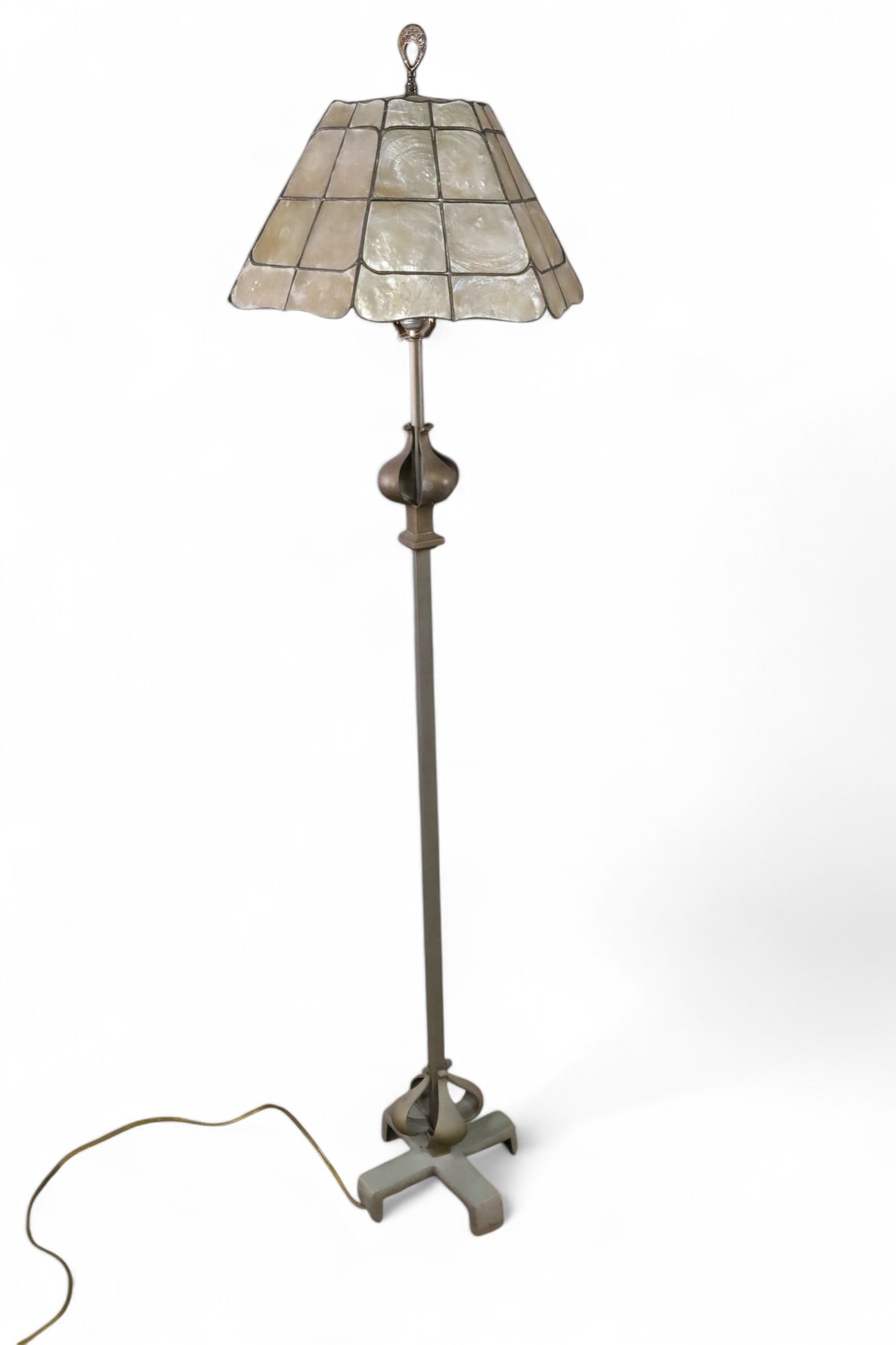 VINTAGE FLOOR LAMP (1 of 3)
