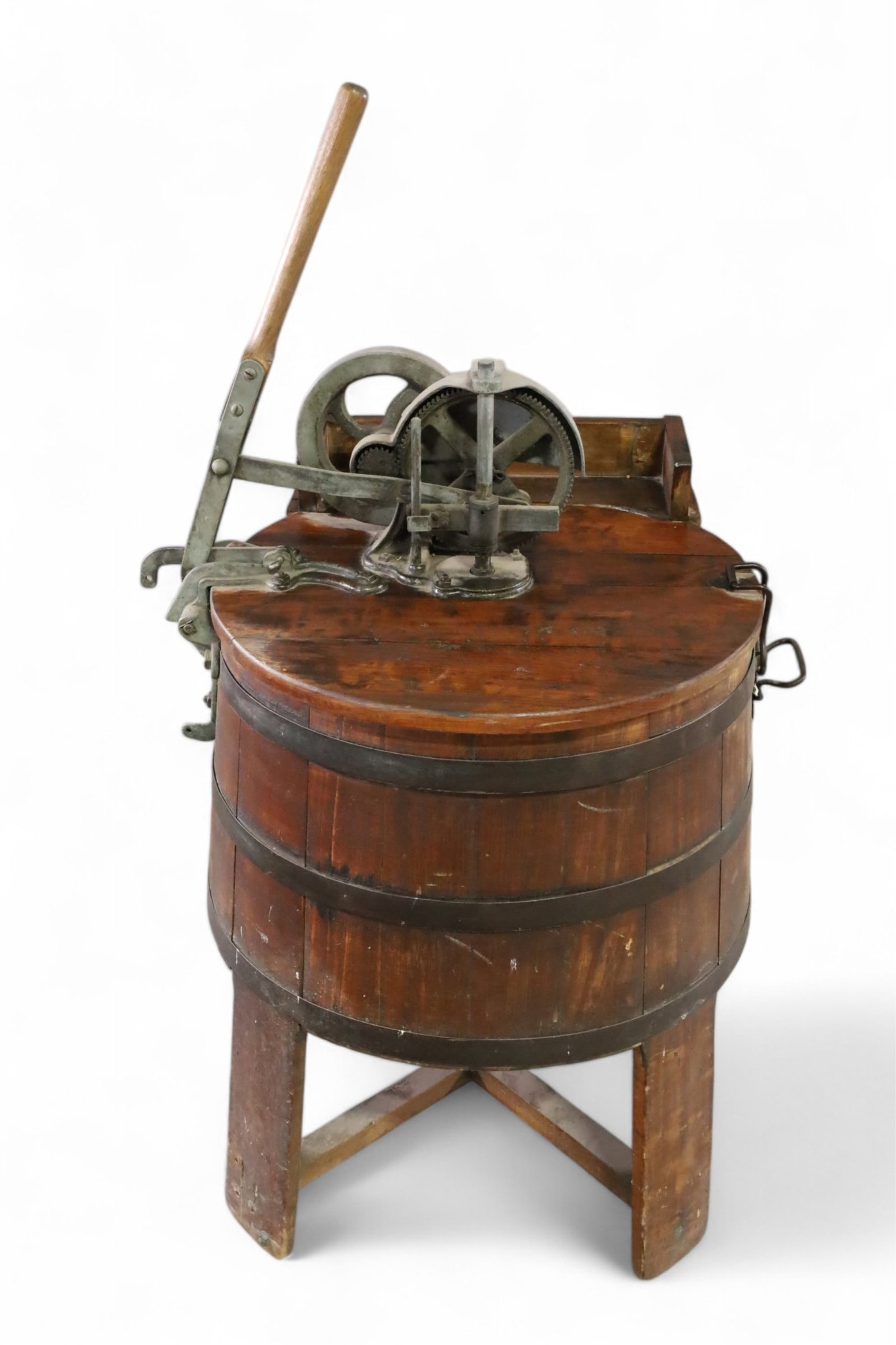 ANTIQUE WASHING MACHINE (1 of 3)