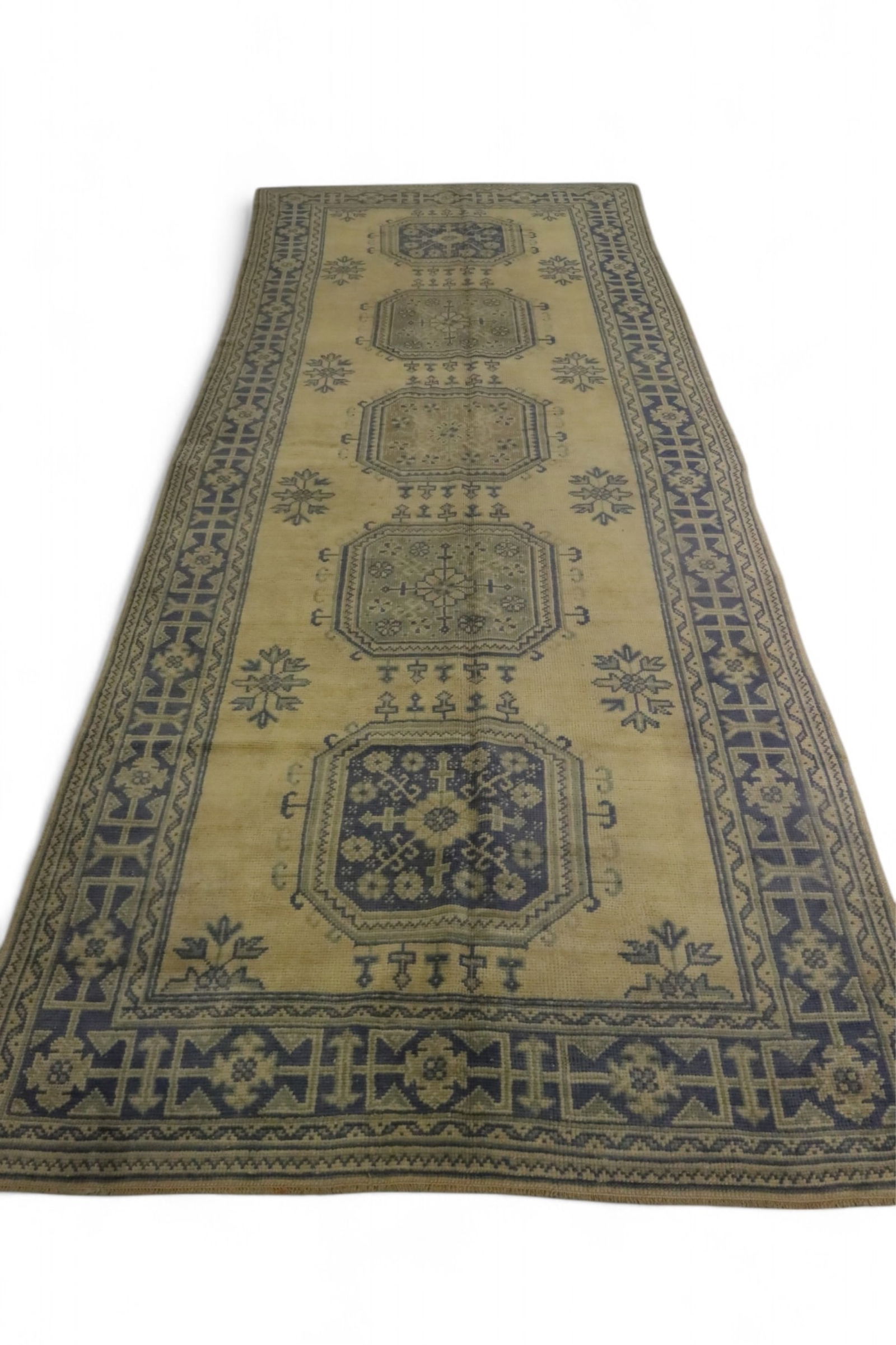 APPROX 4' 11" x 12' 6" HANDMADE WOOL RUG (1 of 5)