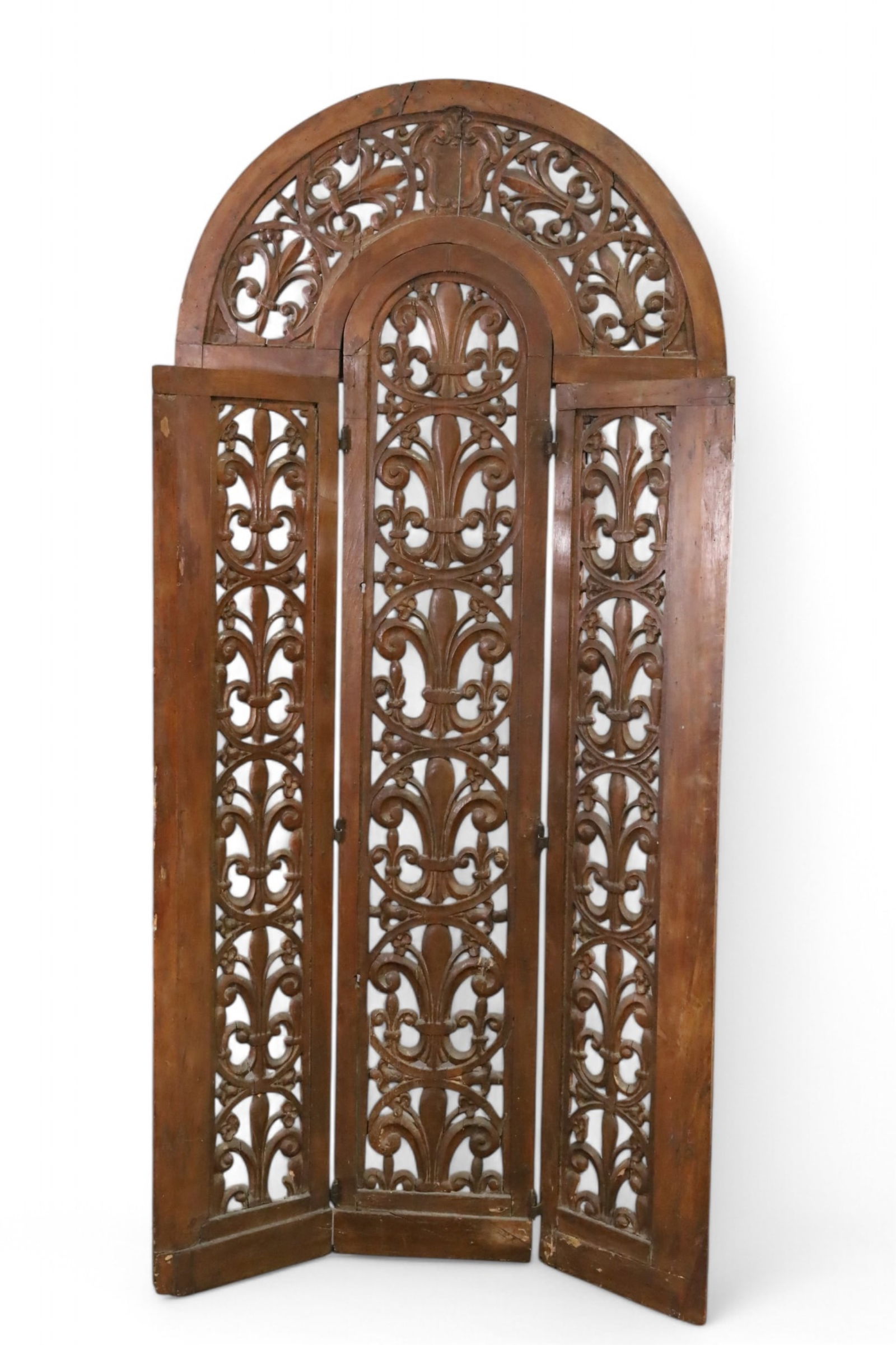 HIGHLY CARVED ROOM DIVIDER (1 of 5)