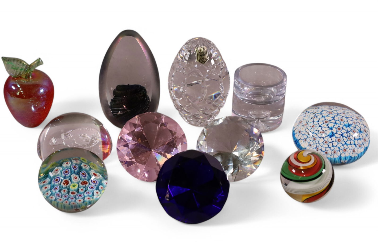 11 ART GLASS PAPERWEIGHTS: 11 ART GLASS PAPERWEIGHTS.