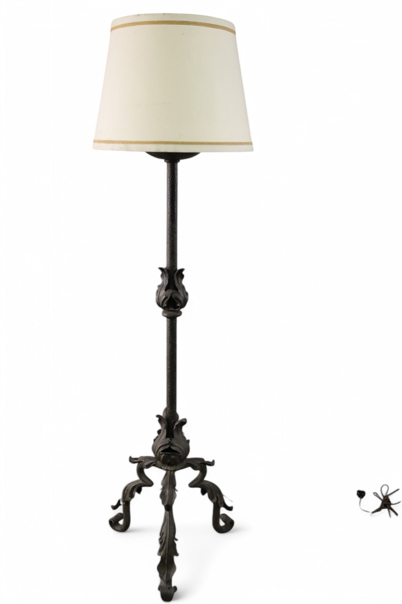 SPANISH IRON FLOOR LAMP (1 of 2)