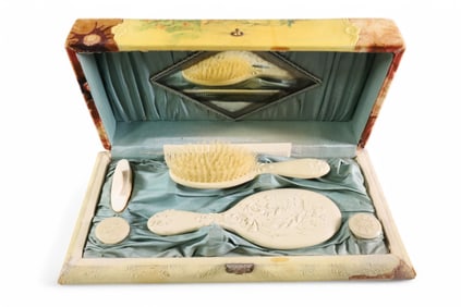 VICTORIAN DRESSER SET