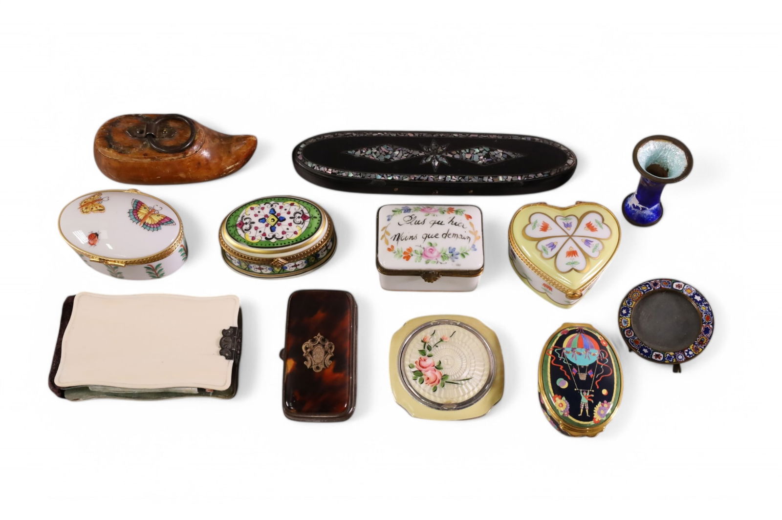 COLLECTION OF PILL BOXES: COLLECTION OF SMALL PORCELAIN PILL BOXES INCL.: LIMOGES, MOTHER OF PEARL, & WOOD.
