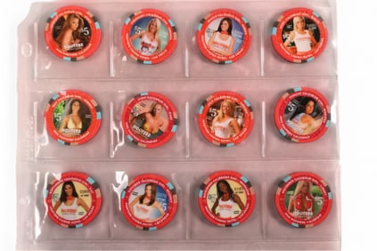 12 2006 HOOTERS GIRLS POKER CHIPS