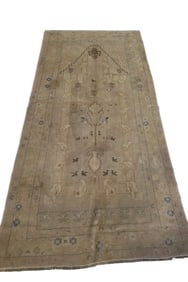APPROX 8' 3" x 4' 1" HANDMADE WOOL RUG