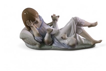 LLADRO INTERRUPTED NAP FIGURE