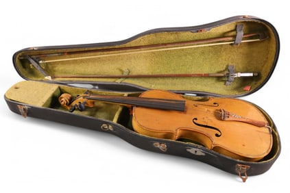 ANTIQUE VIOLIN IN CASE
