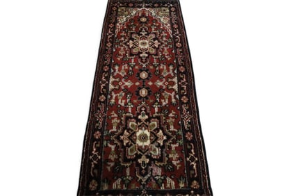 APPROX 7' x 2' 7" HANDMADE WOOL RUNNER RUG.