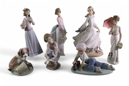 7 LLADRO FIGURES