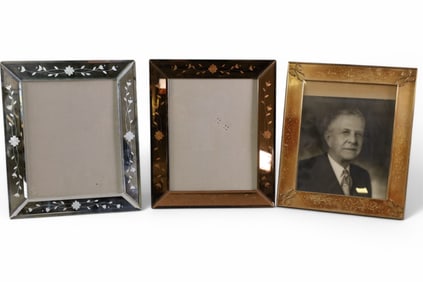 3 VINTAGE PICTURE FRAMES
