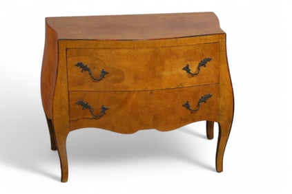 ITALIAN BOMBAY CHEST