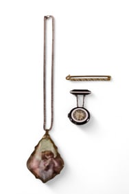 3 PIECES OF JEWELRY