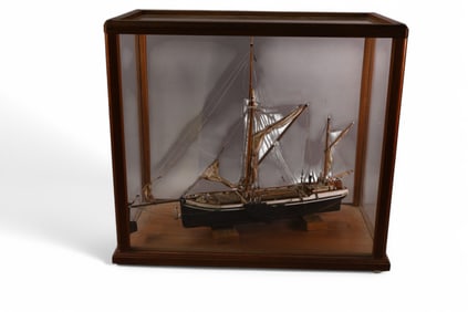 SHIP'S MODEL IN CASE