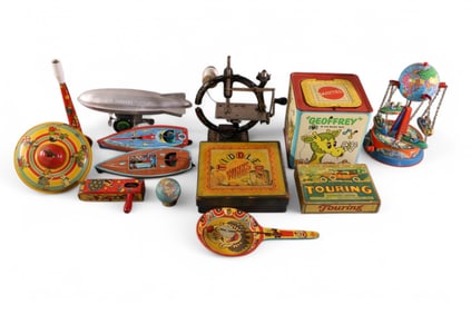 GROUPING OF VINTAGE TOYS