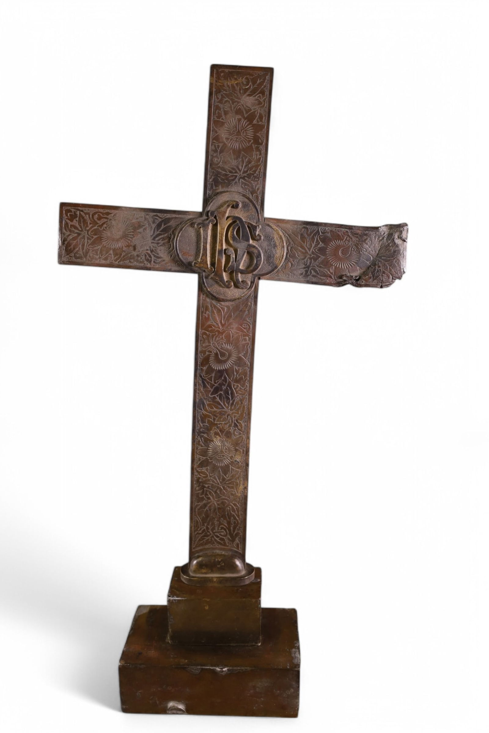 LARGE BRONZE ALTAR CROSS (1 of 6)