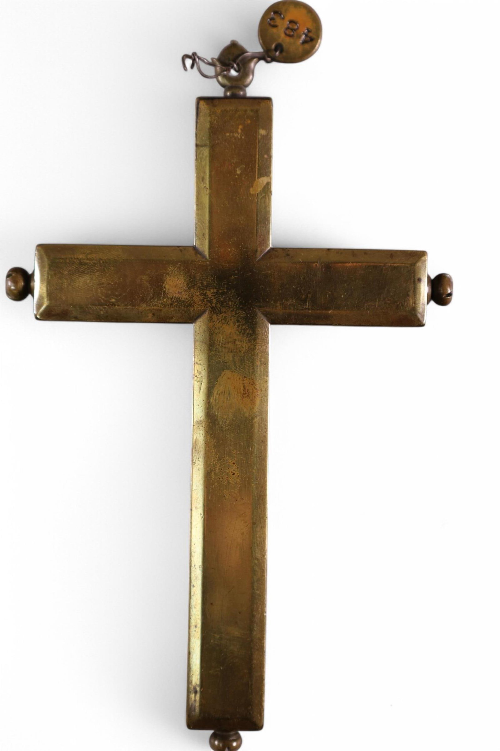 ANTIQUE CROSS WITH SAINT BONE FRAGMENTS: ANTIQUE HINGED CROSS WITH BONE FRAGMENTS FROM SAINTS ON INTERIOR. 5 1/2" x 3 1/2" W