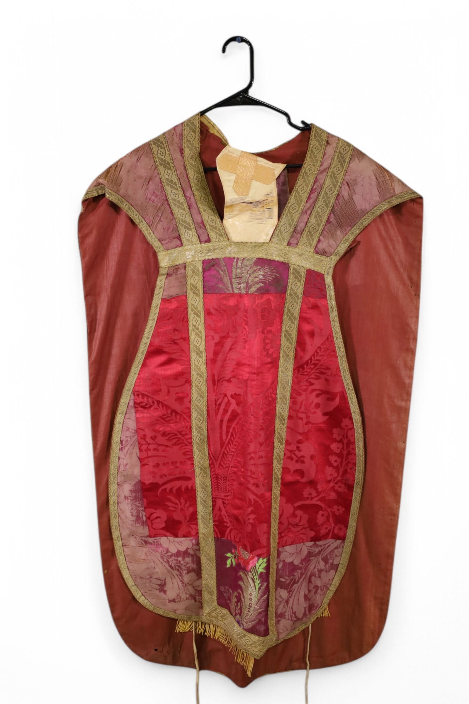 2 PIECE CATHOLIC VESTMENT (1 of 5)