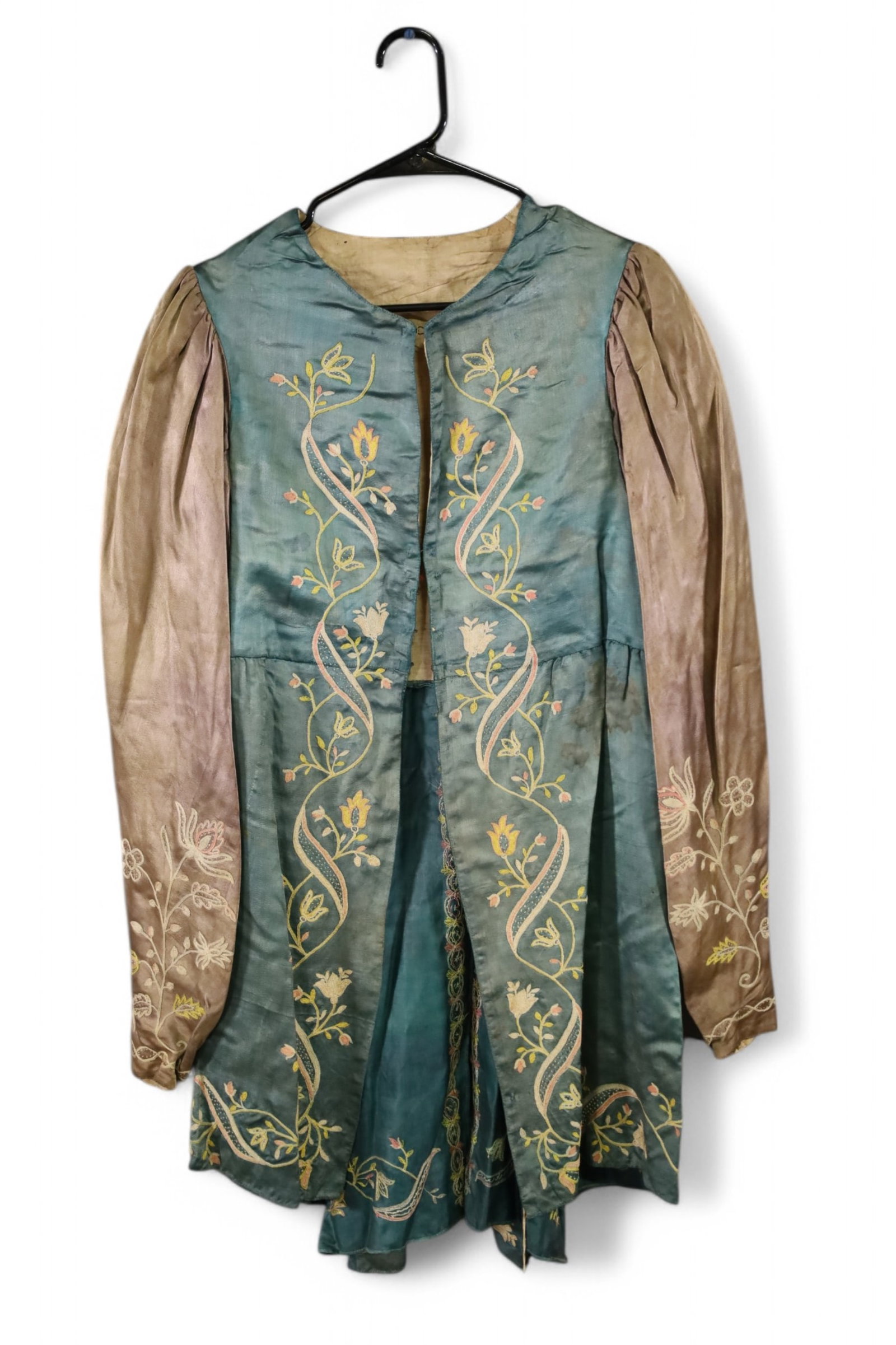18TH CENTURY SILK SPANISH COAT: 18th C SILK BROCADE SPANISH COAT WITH SILK EMBROIDERY.
