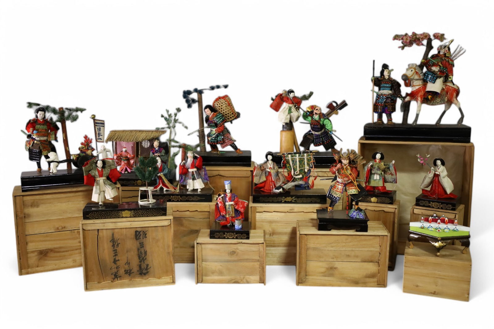 HUGE COLLECTION OF JAPANESE MUSHA NINGYO DOLLS (1 of 8)