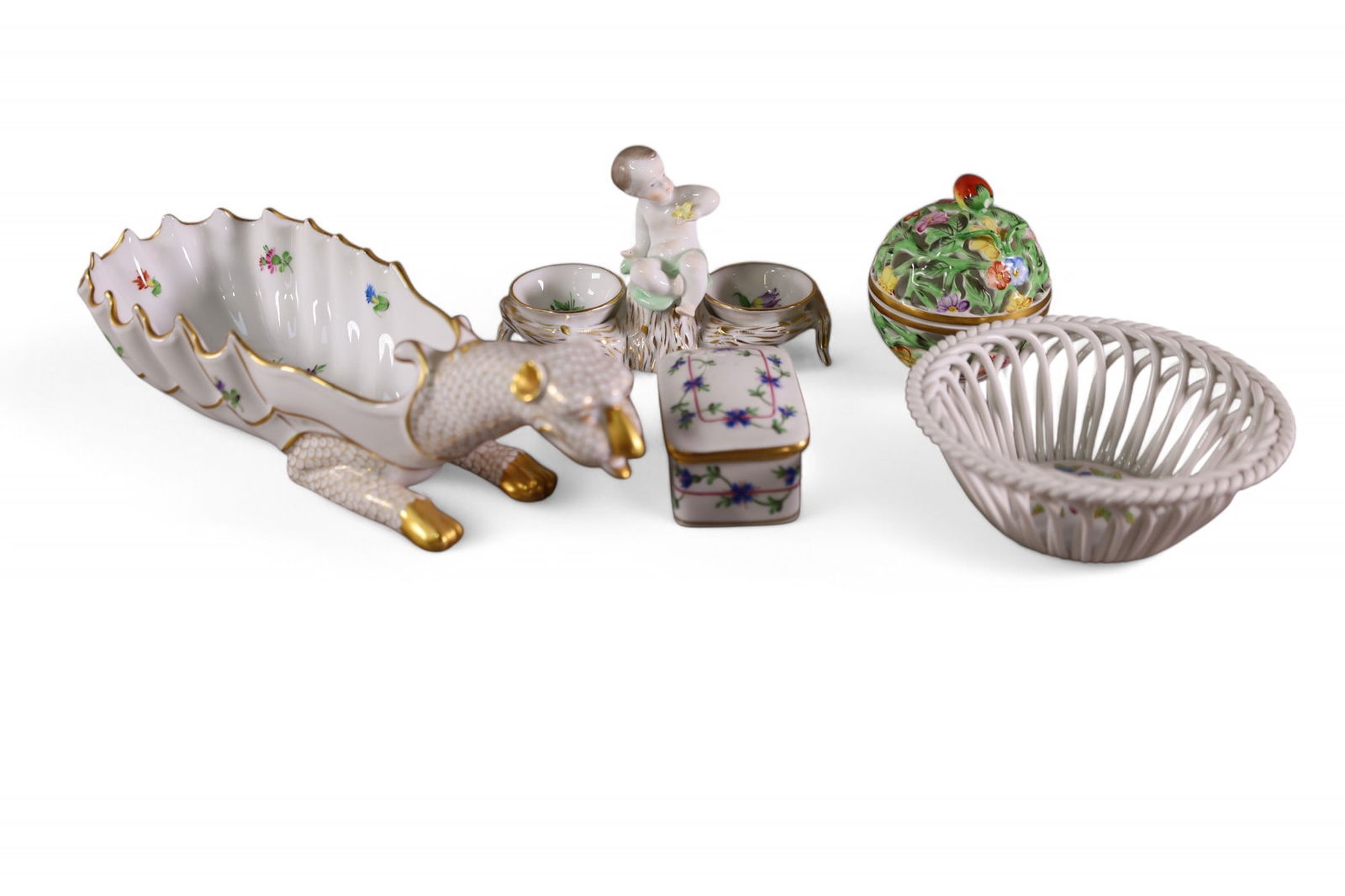 GROUPING OF HEREND (1 of 3)